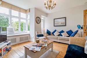 Lounge- click for photo gallery